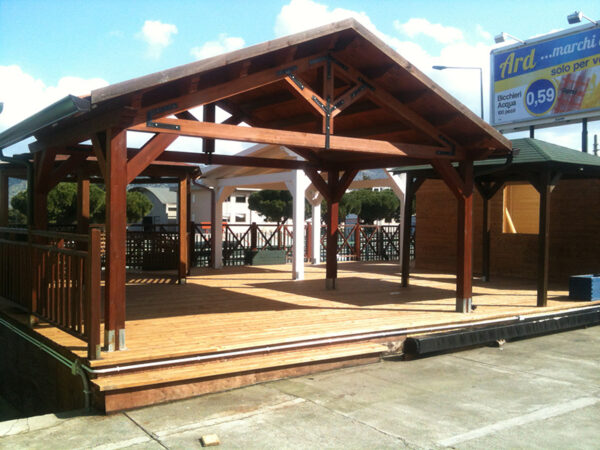 Gazebo con Capriata